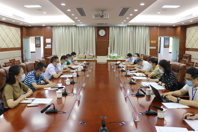 江門市新冠肺炎防控辦商貿(mào)防控組農(nóng)貿(mào)市場防控工作專班到我市開展農(nóng)貿(mào)市場疫情防控工作督導(dǎo)檢查